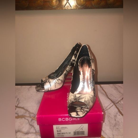 BCBGirl black and off white patent leather peep pump, worn a few times - Picture 7 of 7